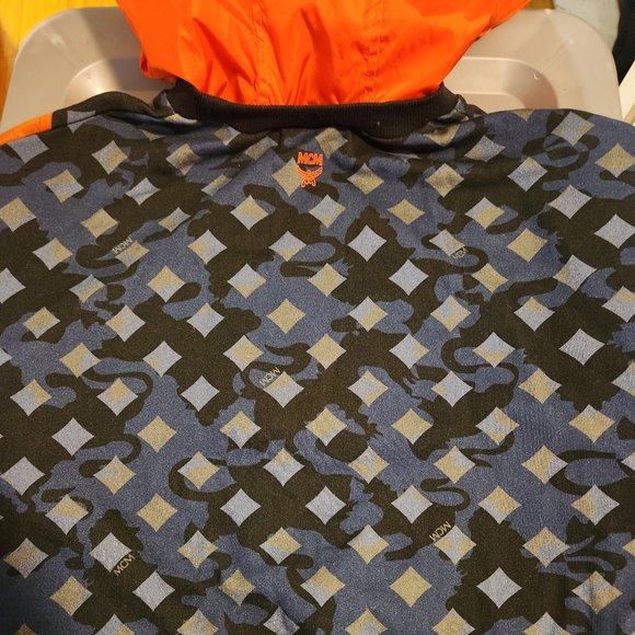 MCM Men's Sweatsuit 2pc set - Picture 5 of 8